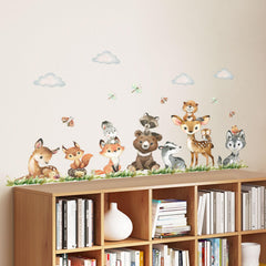 Tanlaby jungle animals giraffe-sticker adds tall friendly motif suitable for learning corners and play spaces.