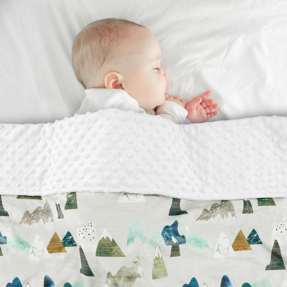 TANOFAR baby blanket in carseat emphasizes cozy travel companion and quick warmth.
