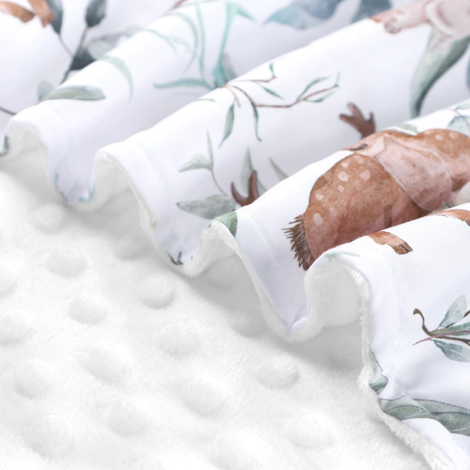TANOFAR peekaboo-opening canopy lets you check baby while shielding light.