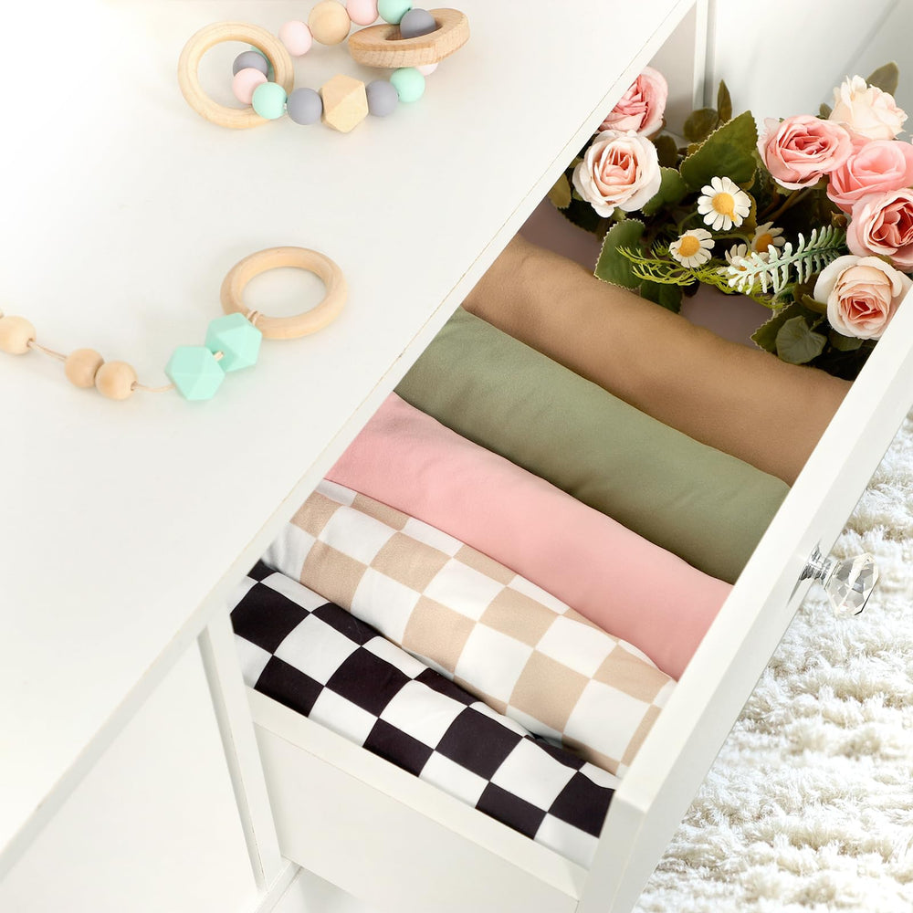 TANOFAR swaddle green photo-prop demonstrates versatile setup for memorable baby photography