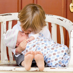 Tatuo baby blanket soft texture close-up—plush touch.