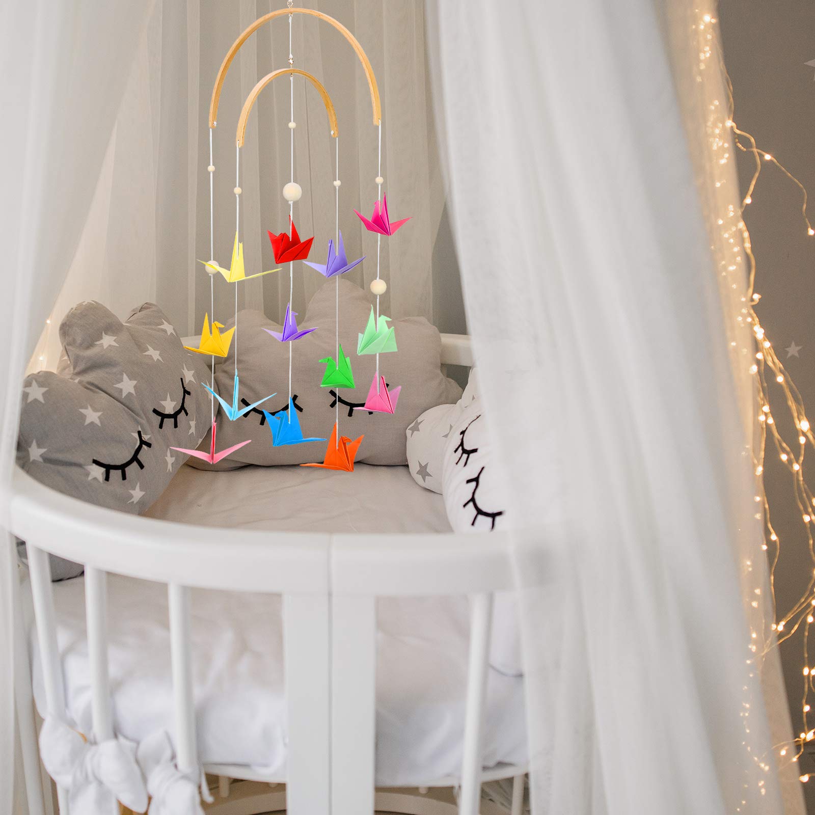 Tatuo round wooden frame wind chime suits different nursery layouts and styles