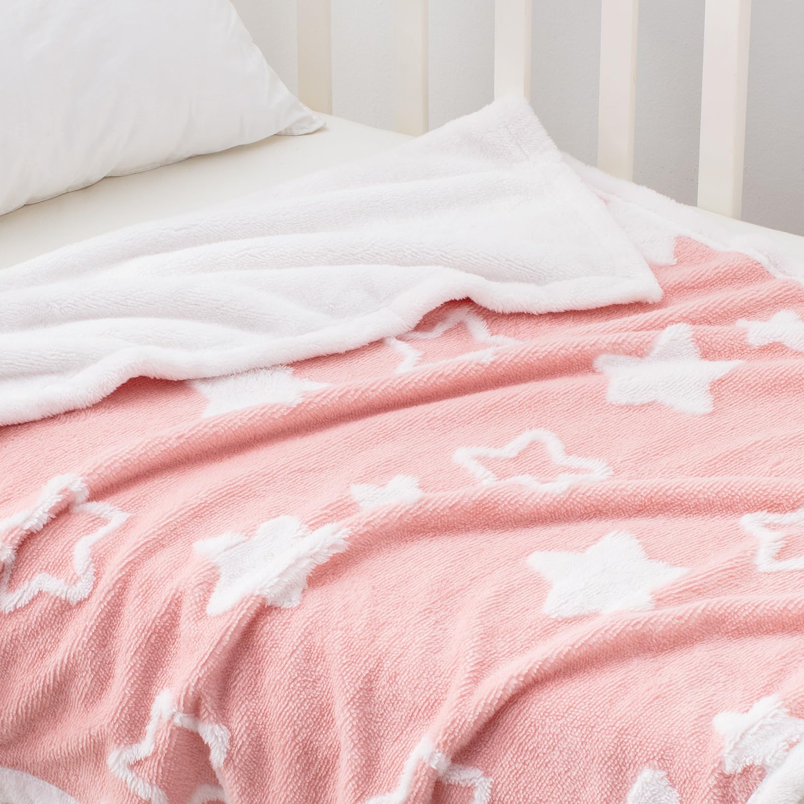TCOYIWL baby blanket star jacquard pattern adds charming nursery detail.