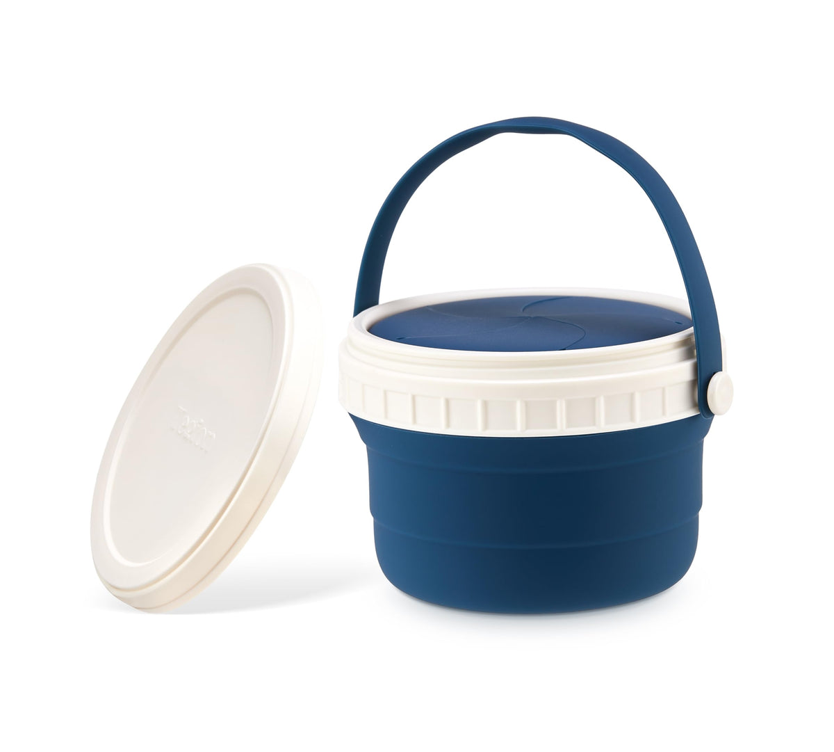 Tegion No Spill silicone flap cup with easy-hold handle for mess-free snacking.