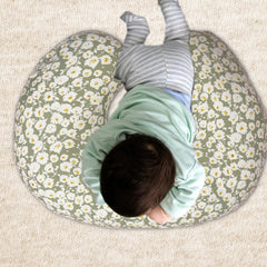 Teleamica machine-washable cover simplifies cleaning after feeding sessions.