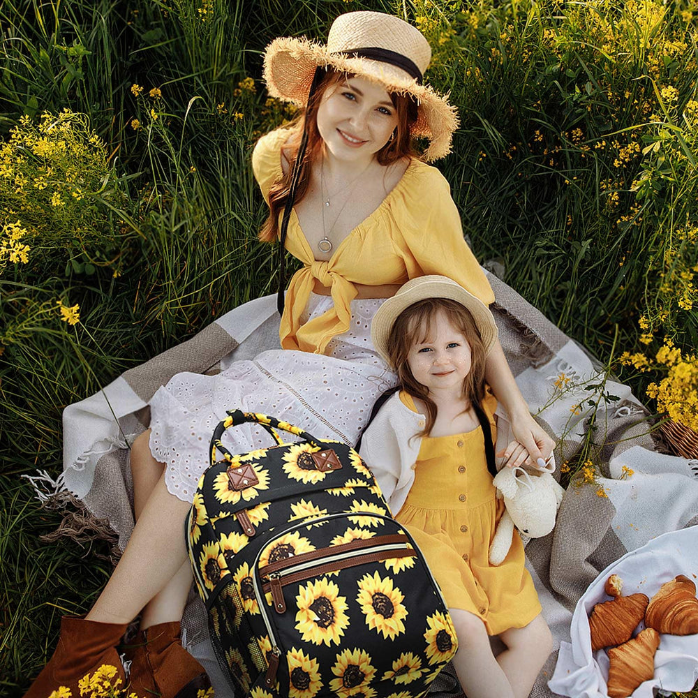 Tenot diaper backpack maternity-use angle shows convertible style for moms and dads.