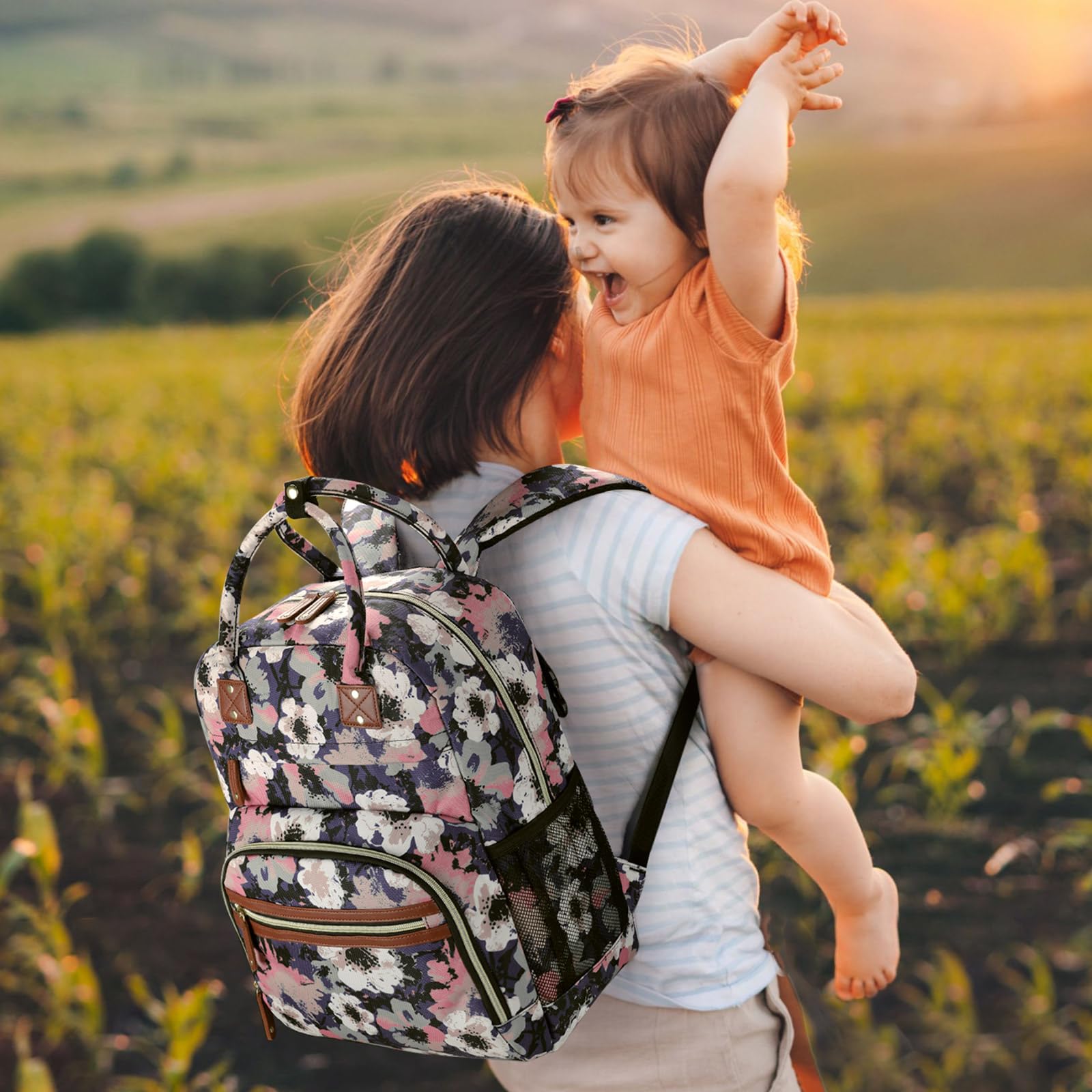 Tenot lightweight design reduces shoulder strain while carrying a full baby bag