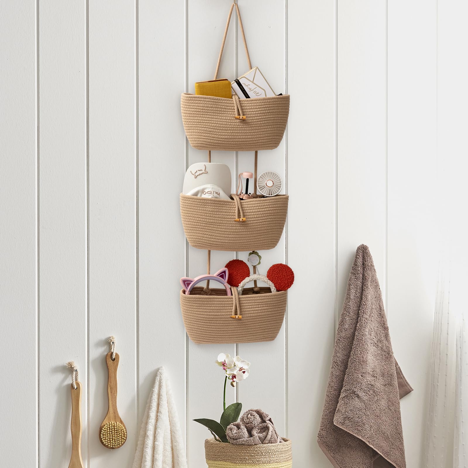 TeoKJ over-the-door hook and basket illustrating scratch-free hanging solution