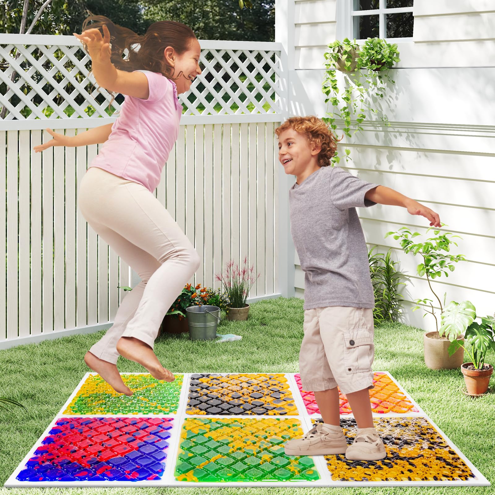 TEUCSIUB interlocking tiles for quick, secure setup
