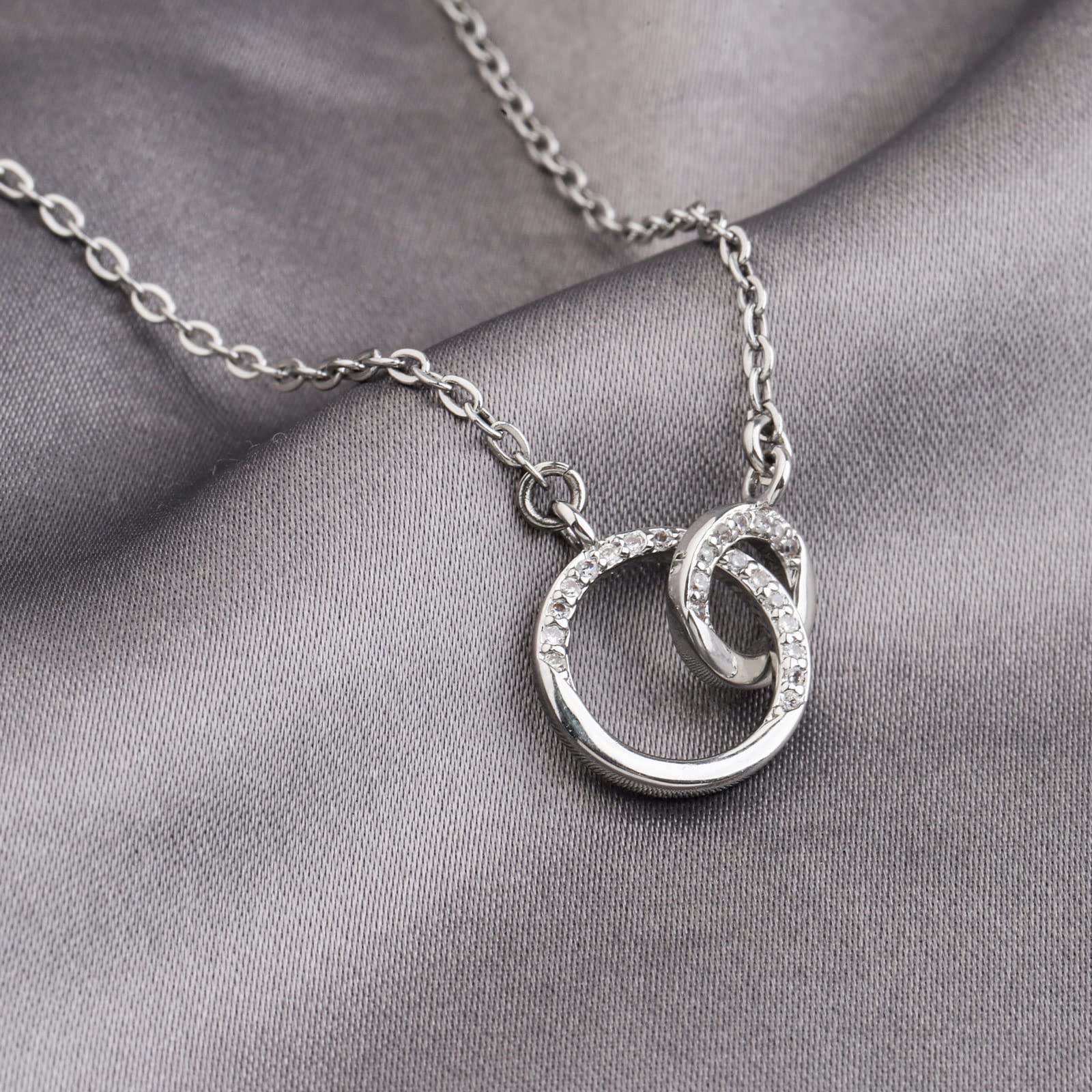 TGBJE Madrina Necklace stainless steel close look, lead-free and nickel-free for safe wear.
