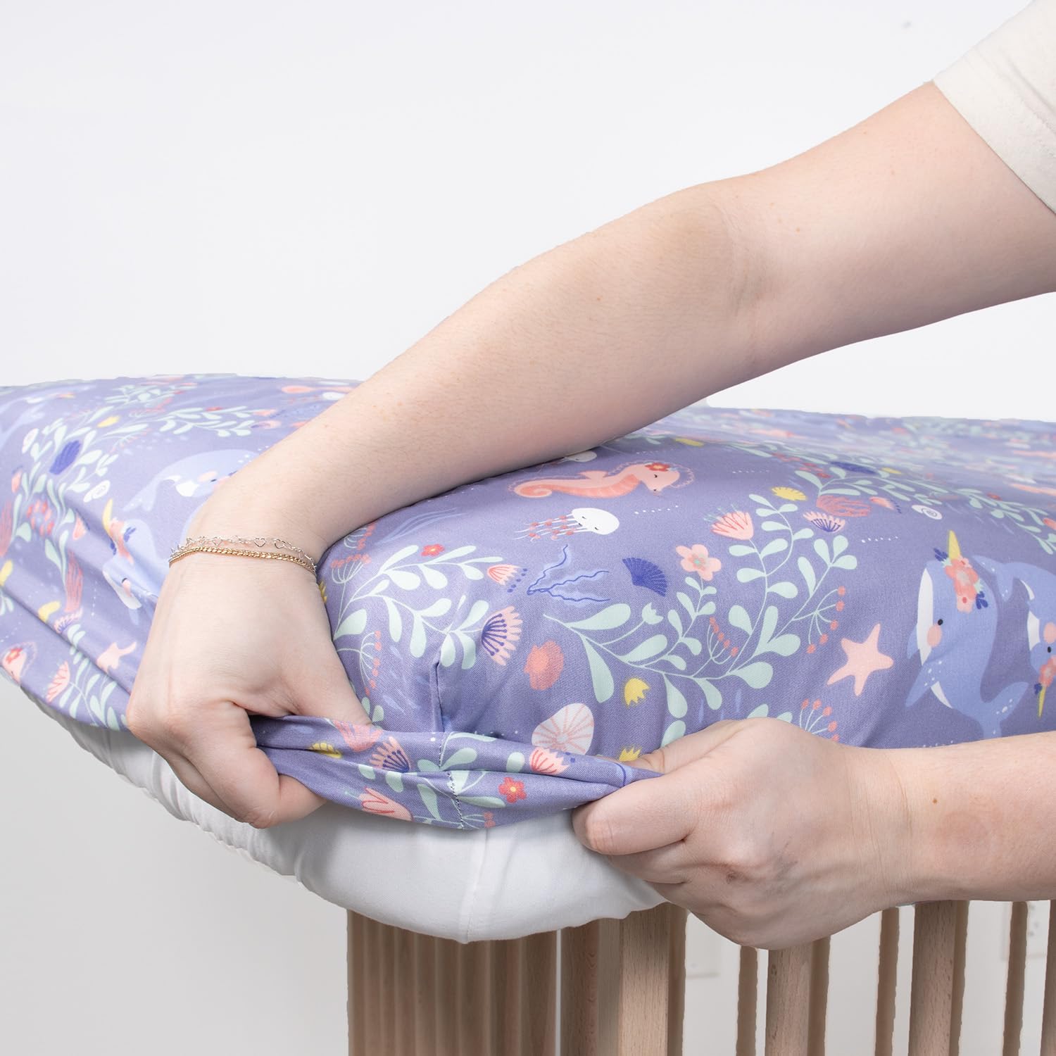The Peanutshell breathable-safety oriented design promotes airflow for consistent comfort.
