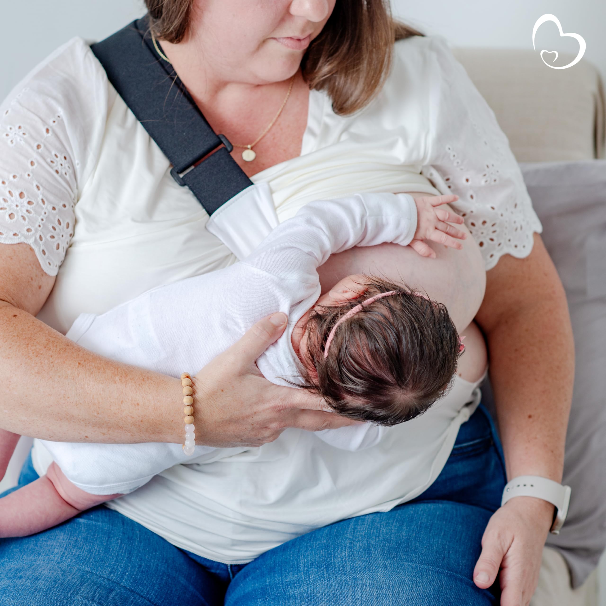 The Nuzzi carrying bag image shows portable convenience for busy moms.