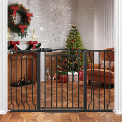 THEYFIRST extra-wide baby gate on stairs demonstrates tool-less installation for safe stair access.