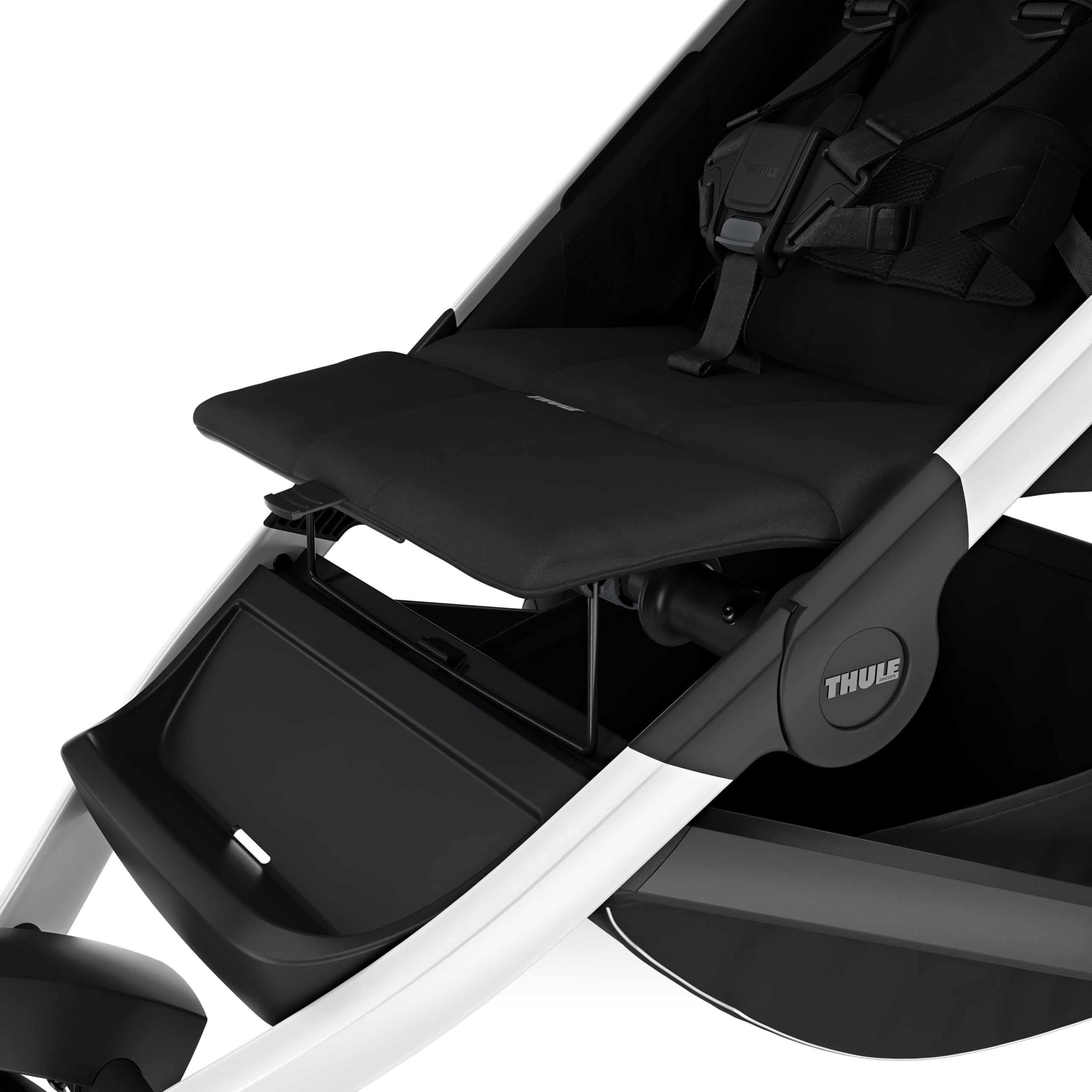 Thule Glide 3 magnetic buckle for easy in and out