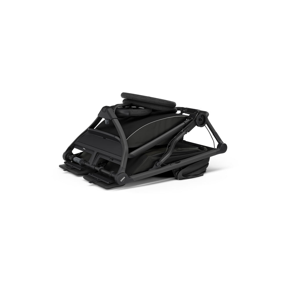 Thule Urban Glide 3 Double cargo basket keeps essentials organized on the go.