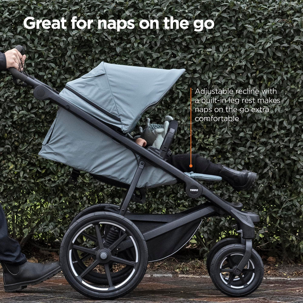 Thule Urban Glide canopy provides sun protection and visibility