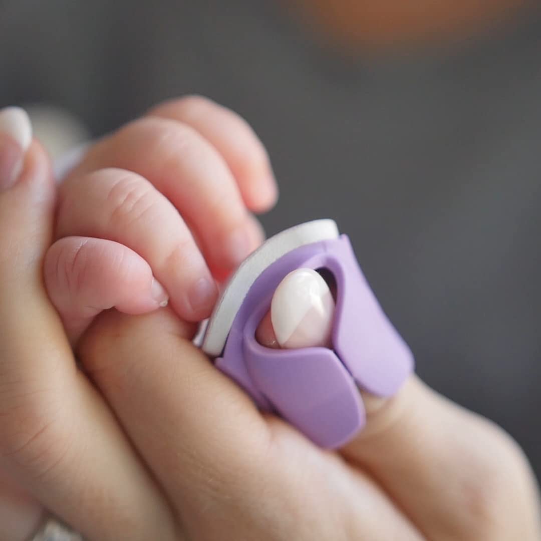 Thumble two-grits design offers birth-to-six-months flexibility for filing