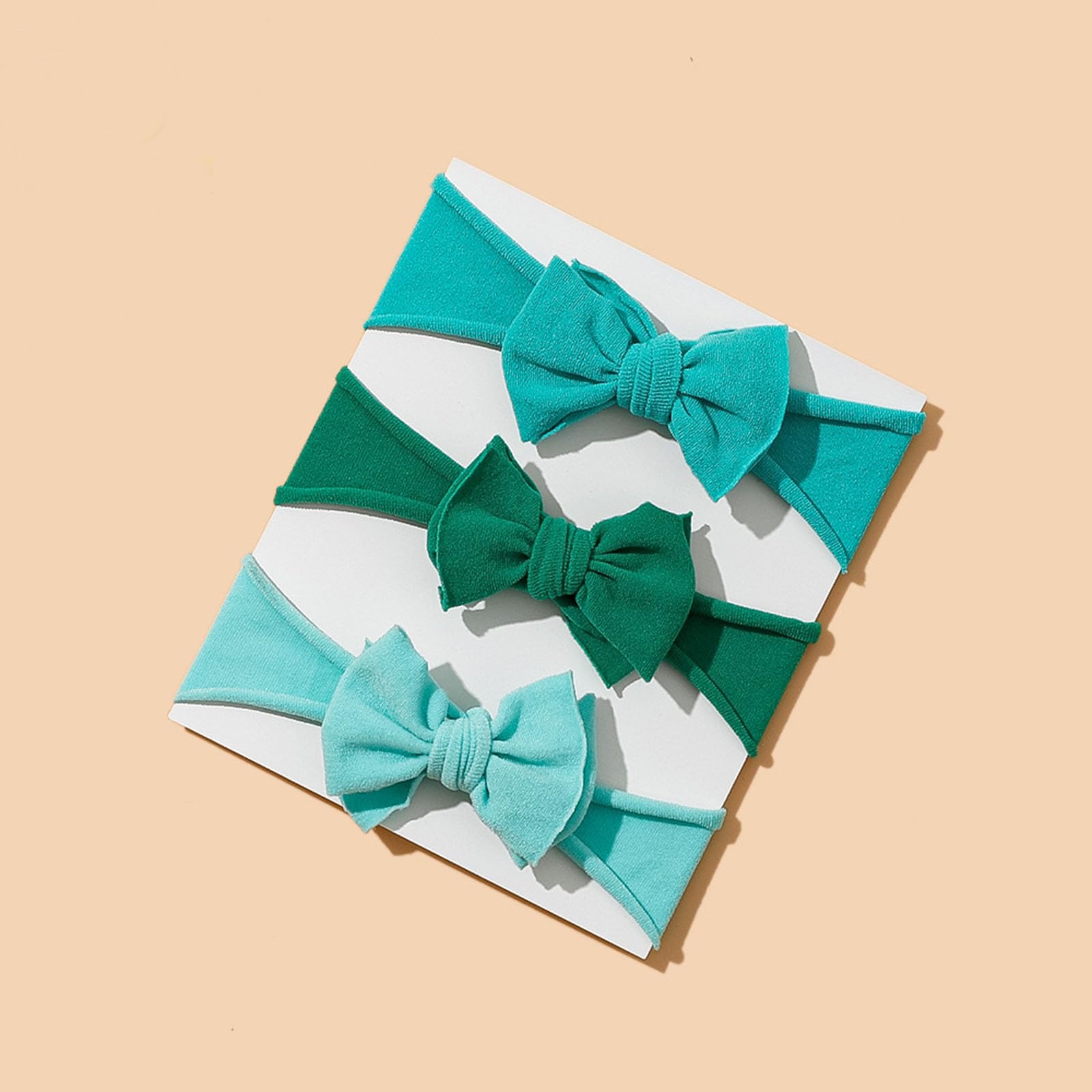 Tianhoudeger gift-packaging newborn headbands ideal for baby showers or celebrations.