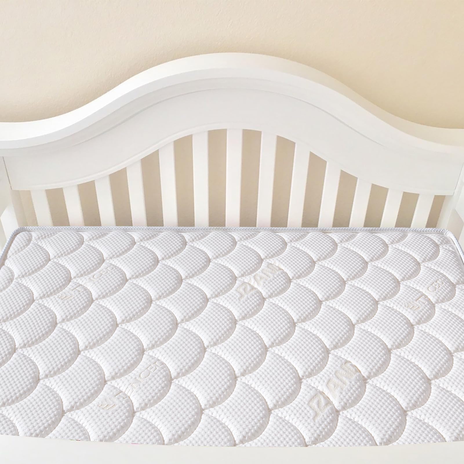 Tiankehan Dual-Sided Crib Mattress moisture absorption feature helps keep surfaces dry for better comfort.