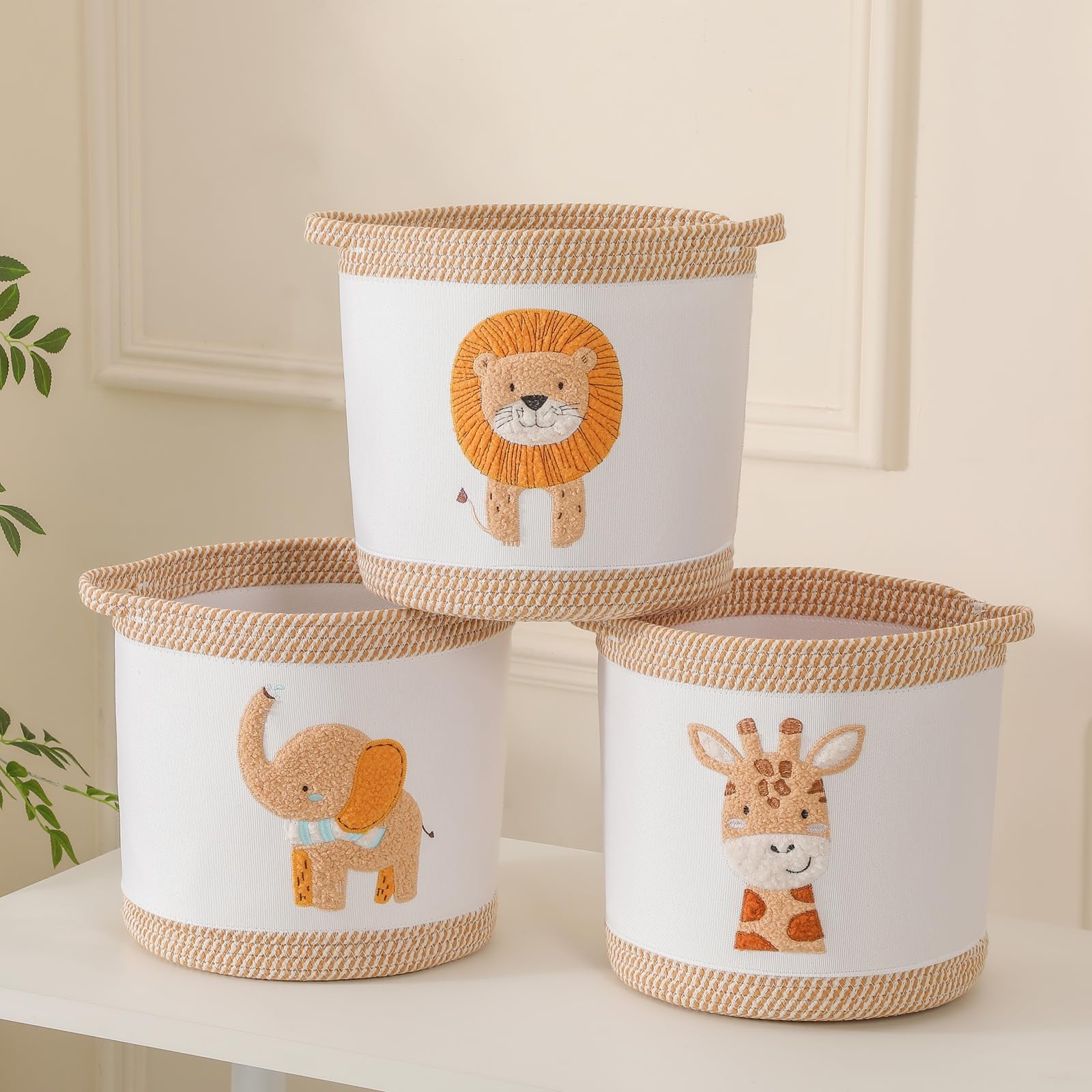 Tidelit baskets filled with clothes highlight large 21-liter capacity