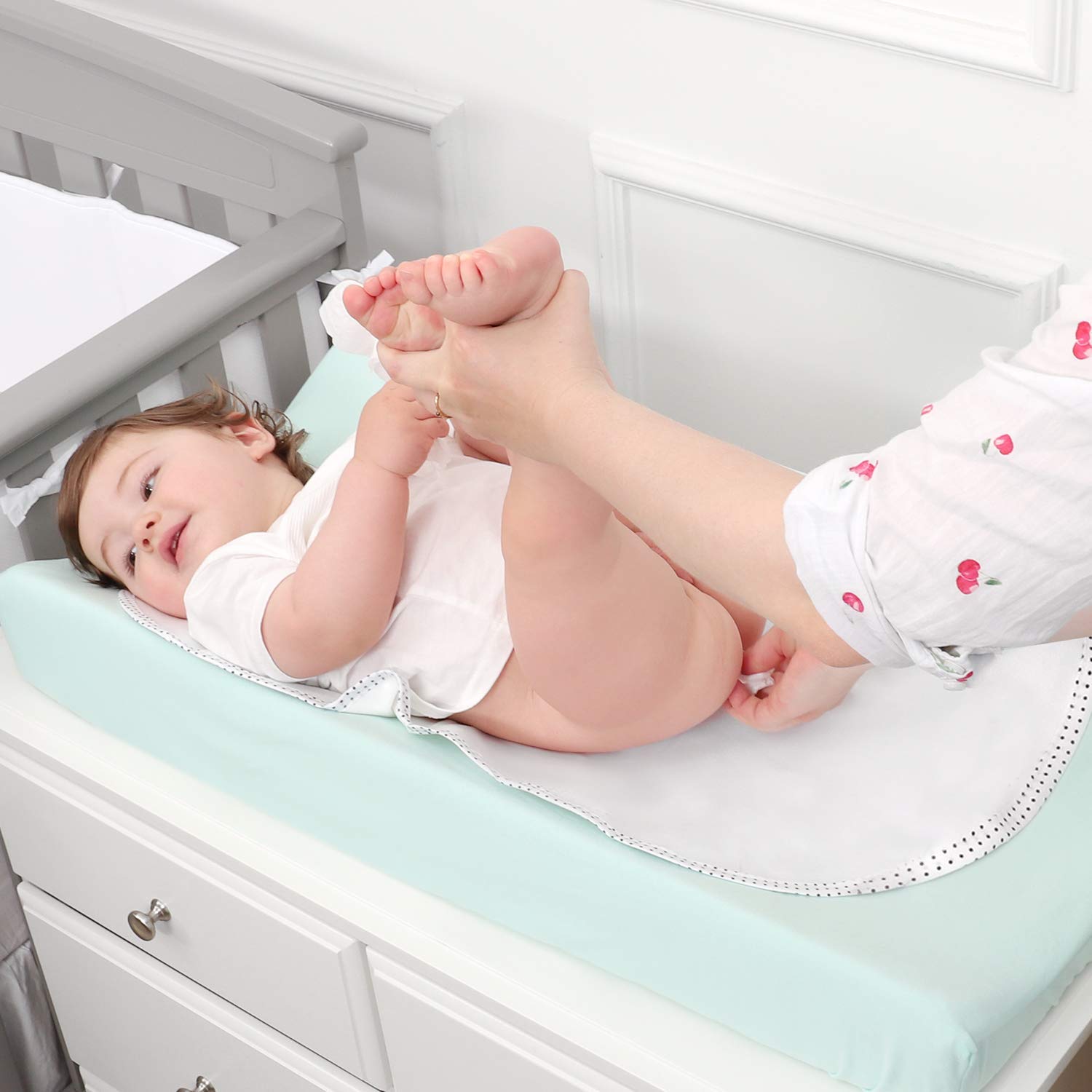 TILLYOU cotton flannel close-up shows plush surface gentle on baby's skin.