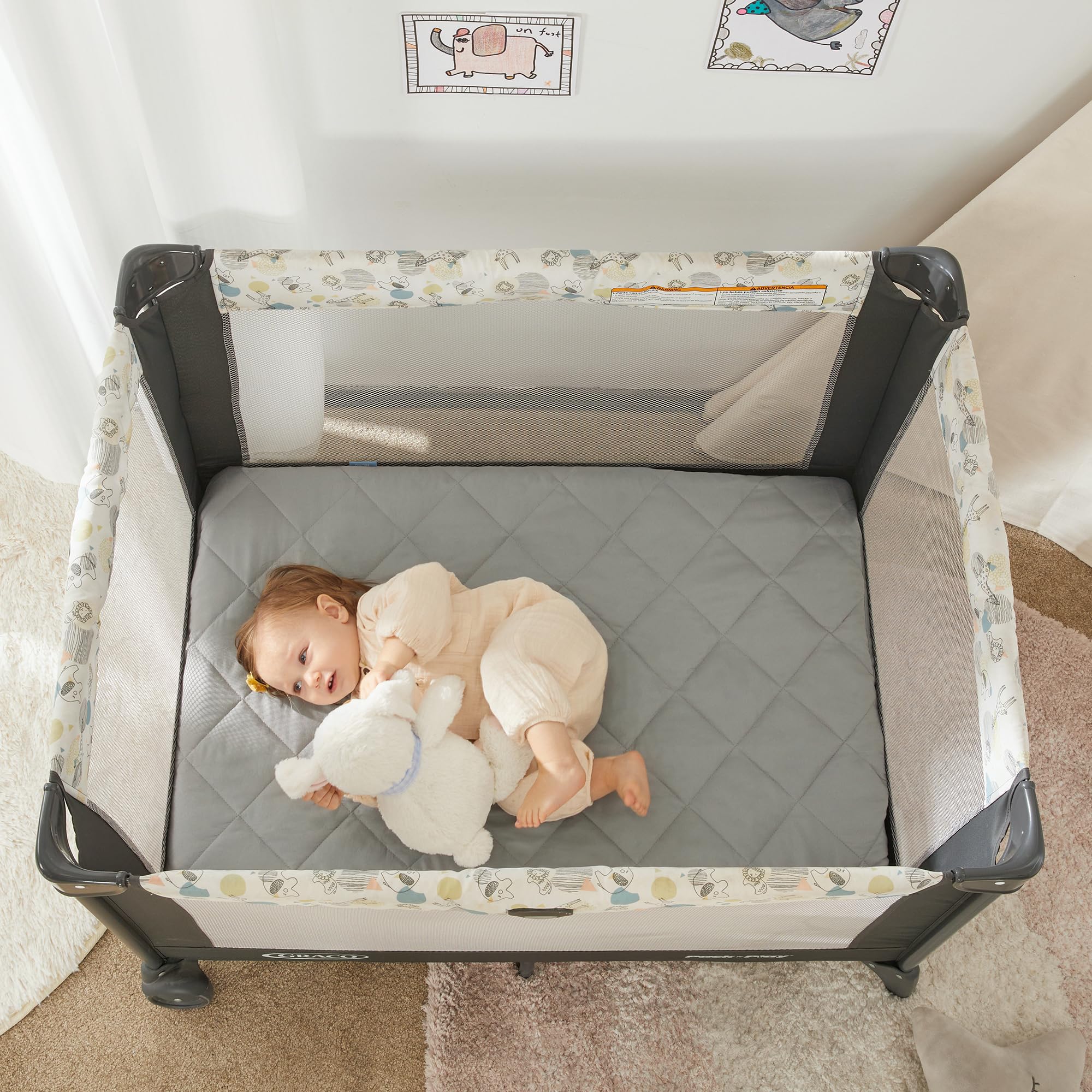 TILLYOU sheet in breathable soft padding to help baby stay comfy.