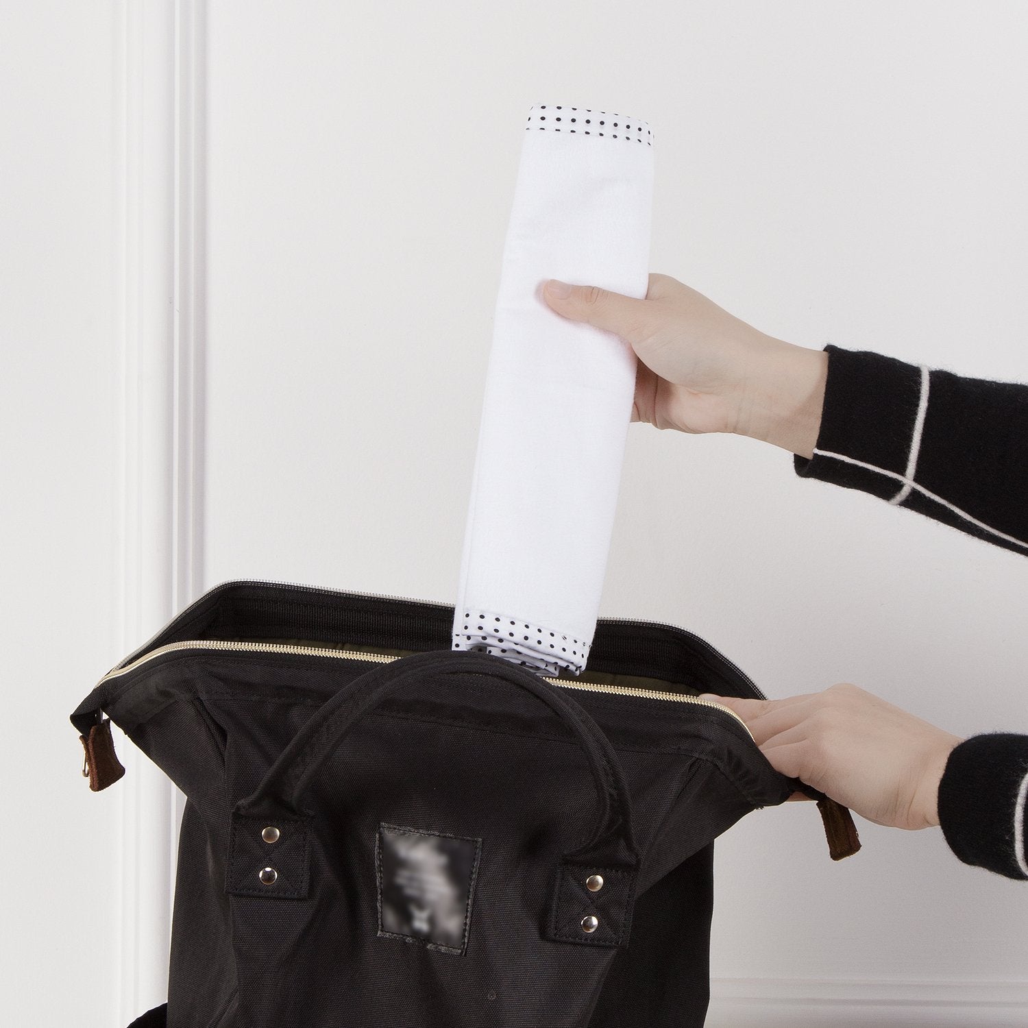 TILLYOU liner features waterproof back coating to prevent leaks.