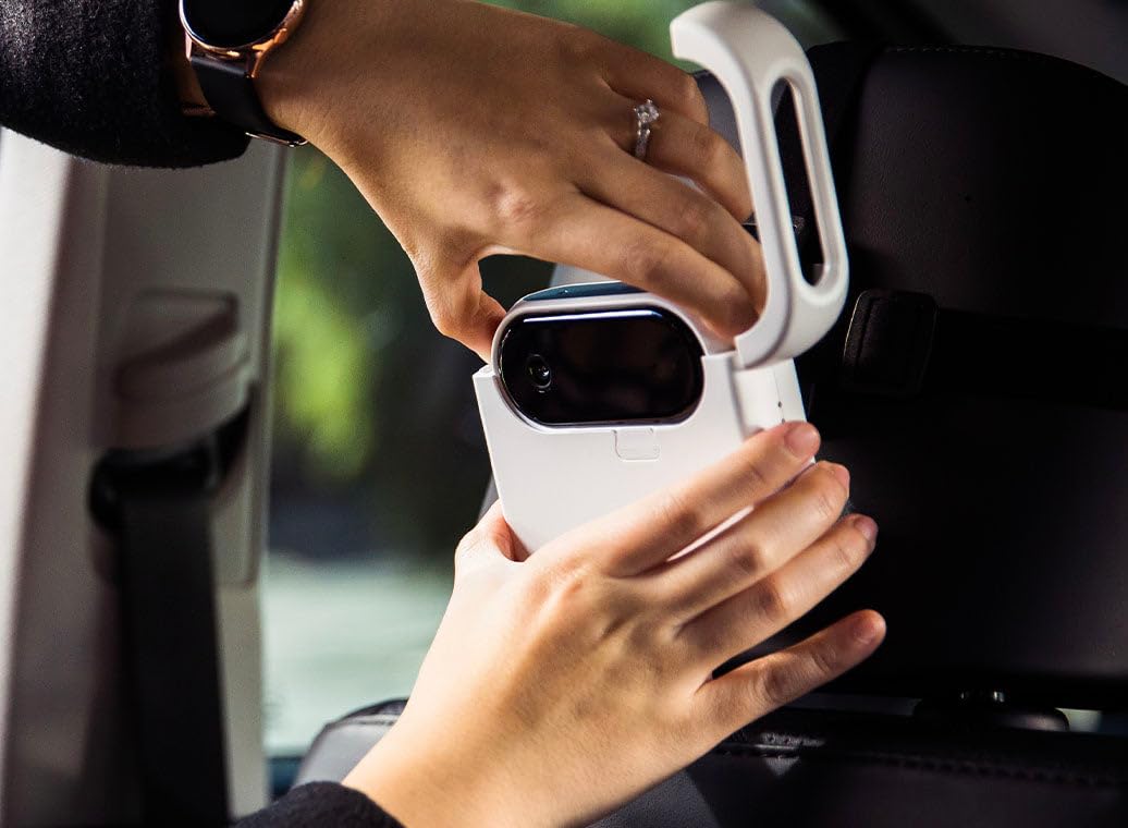 Tiny Traveler TT002PBB night vision enables view in low light.