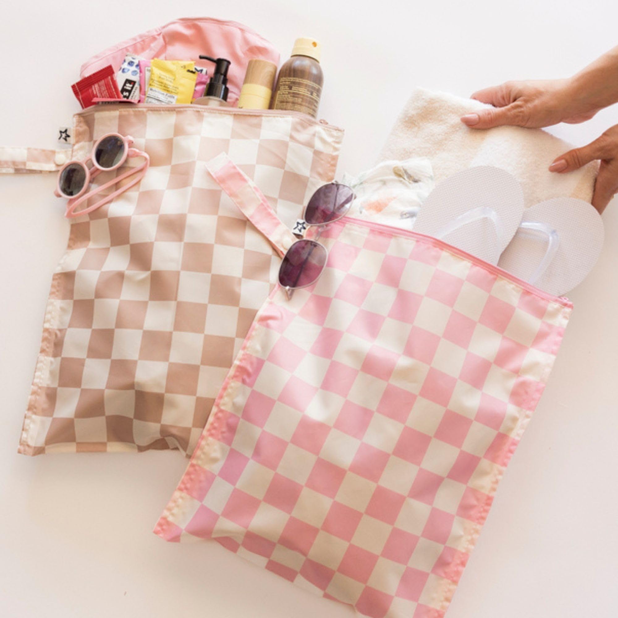 Tiny Twinkle Mess-Proof Wet Bag pink-brown-checkers open for swimsuits and damp items