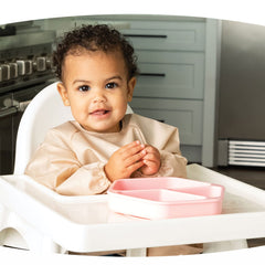 Tiny Twinkle silicone plate is durable and easy to clean after meals.