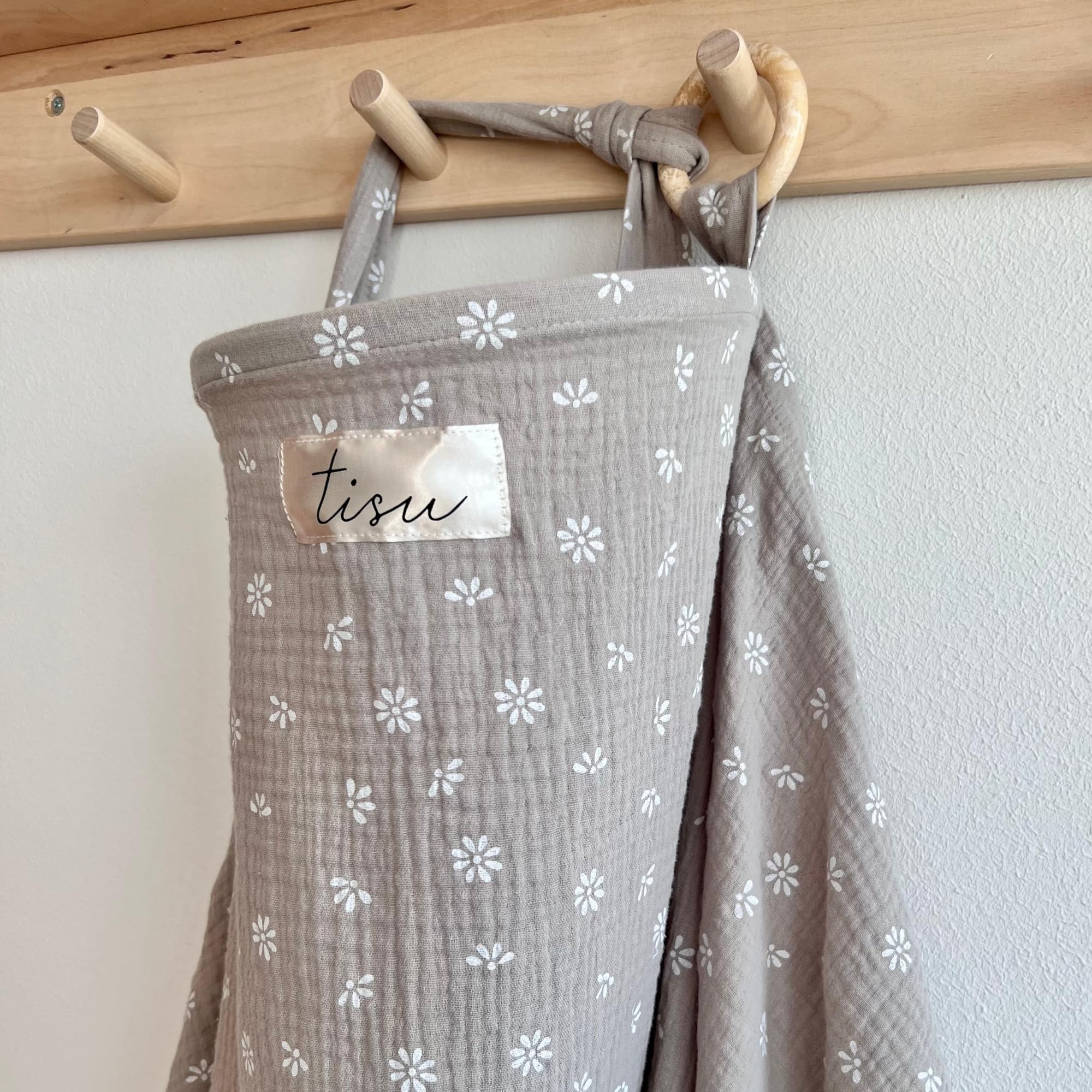 TISU nursing cover Beige Daisy with arched neckline for eye contact