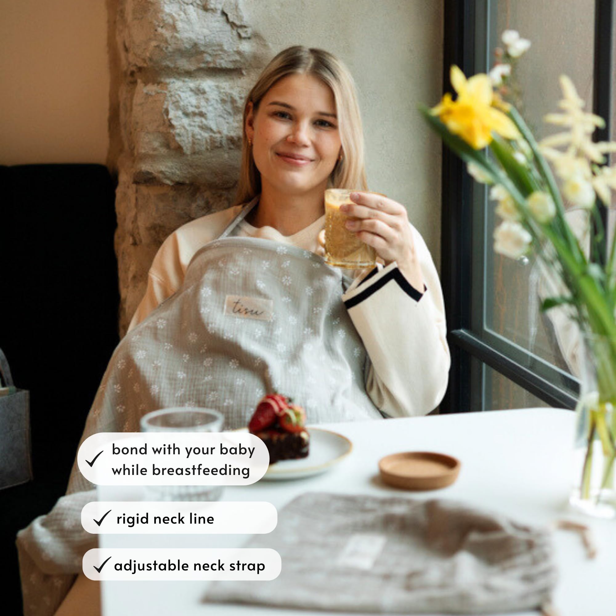 Beige Daisy TISU cover drapes softly over shoulders