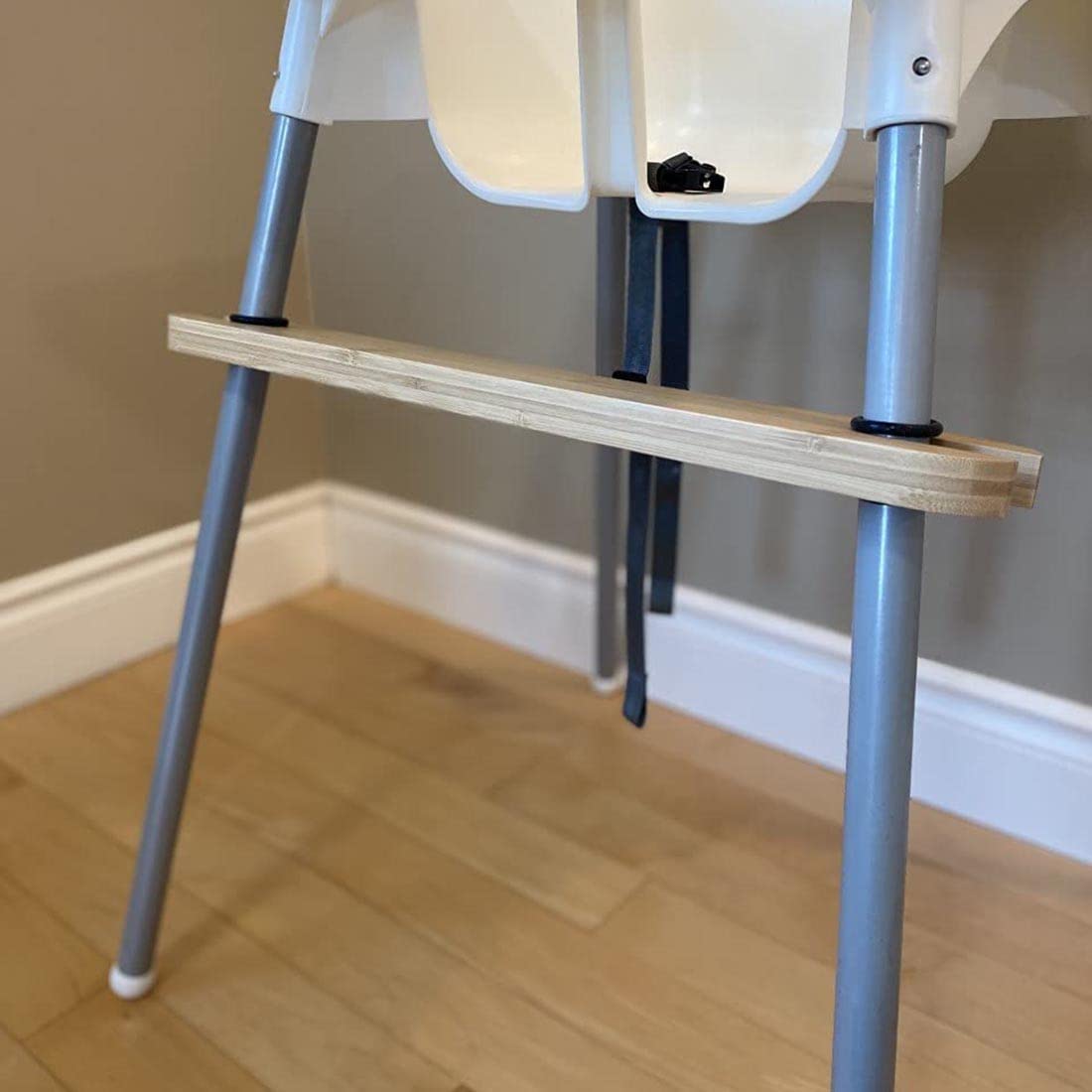 TLBB footrest easy-clean surface speeds post-meal cleanup.