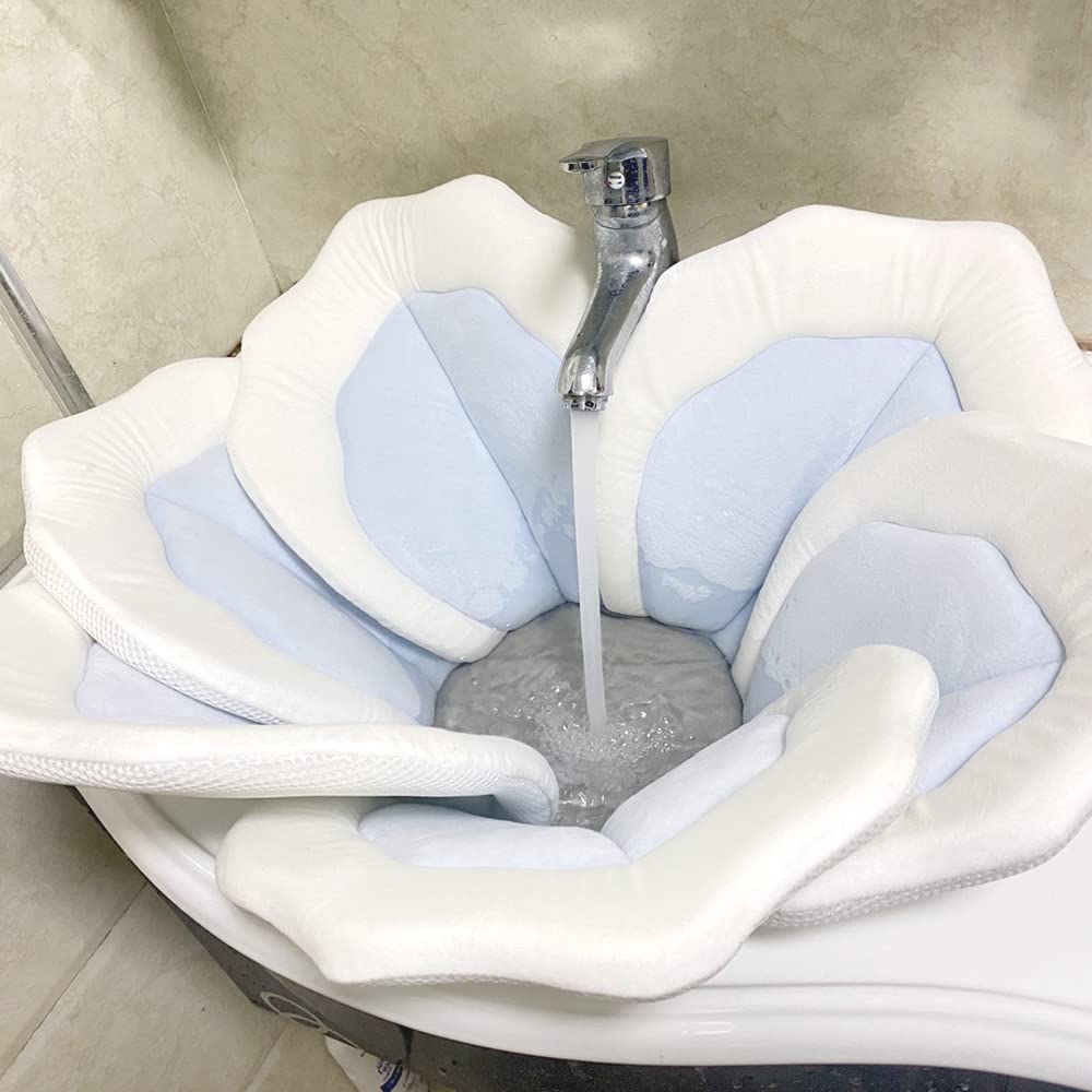 TOFOAN Baby Bath Pad blue flower petal close-up shows secure seat for newborns