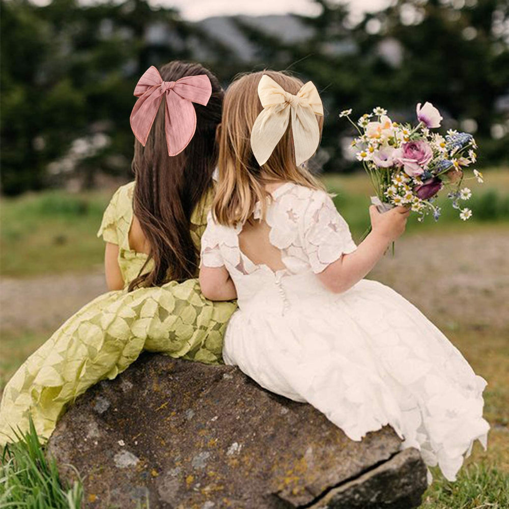 TOKUFAGU 6-inch bows with sturdy clip provide gentle hold for fine hair.