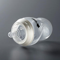 Tommee Tippee 340ml cap-off close-up for easy filling
