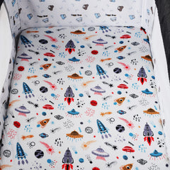 Tontukatu bassinet sheet 3-pack space rocket satellite pattern supports stimulating nighttime curiosity.