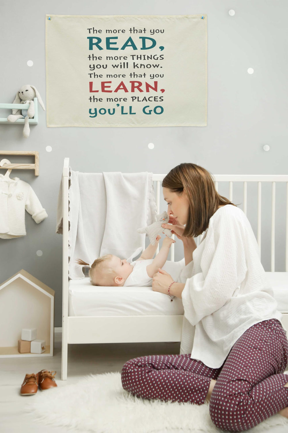 Topthink reading banner can hang on doors, walls, or windows for versatile display.