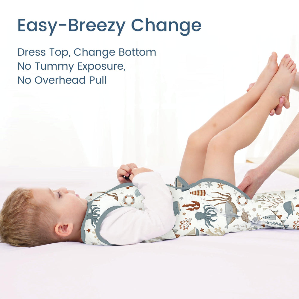 TOTBASIC sleep sack fabric close-up highlights soft knit and breathable warmth