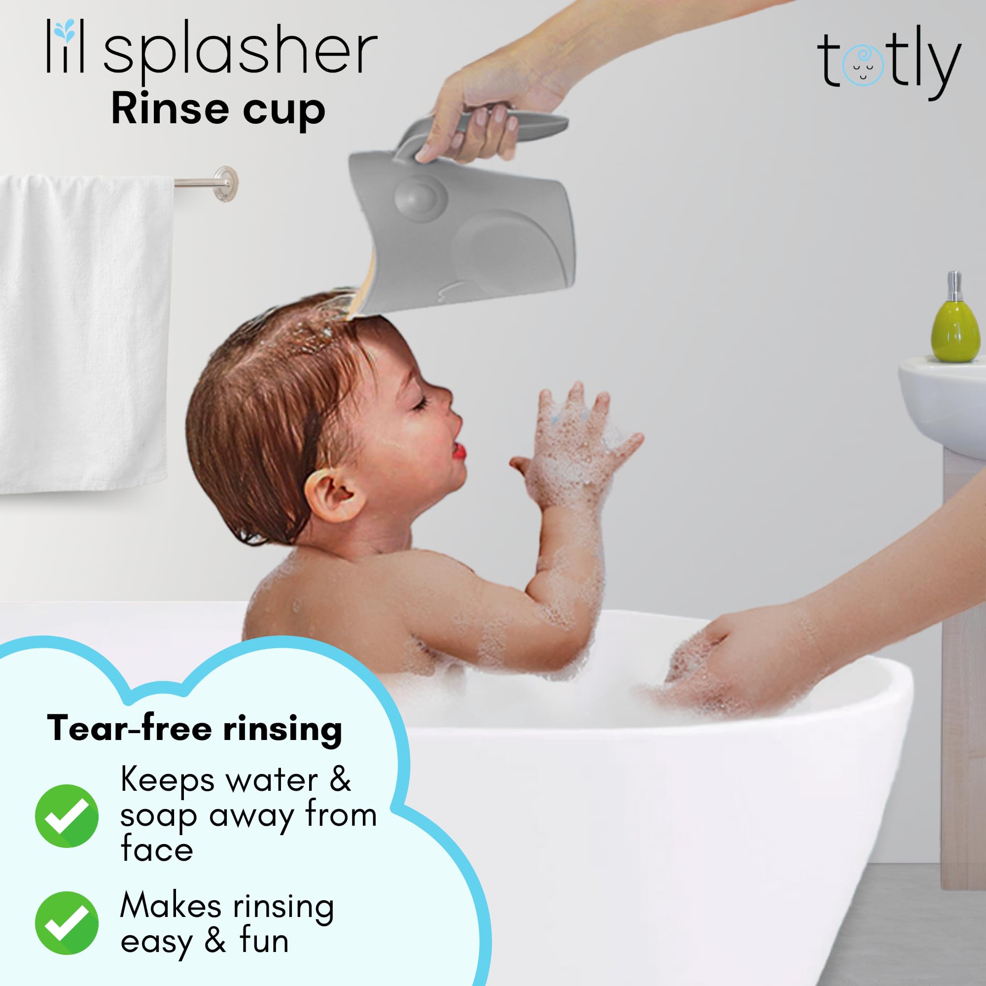 totly baby bath set quick-dry fabric in action during bath.