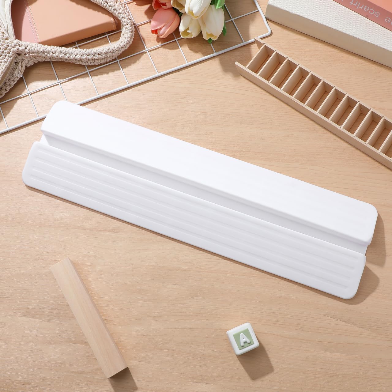 Totority gate fixator for baby and pets supports flexible room separation.