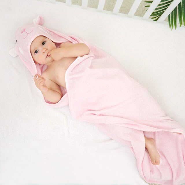 Touchat hooded baby towel absorption detail demonstrates drying power after bath