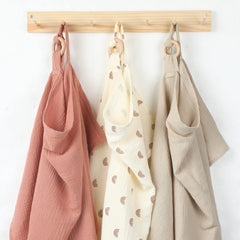 Treela nursing cover provides large privacy coverage for breastfeeding.