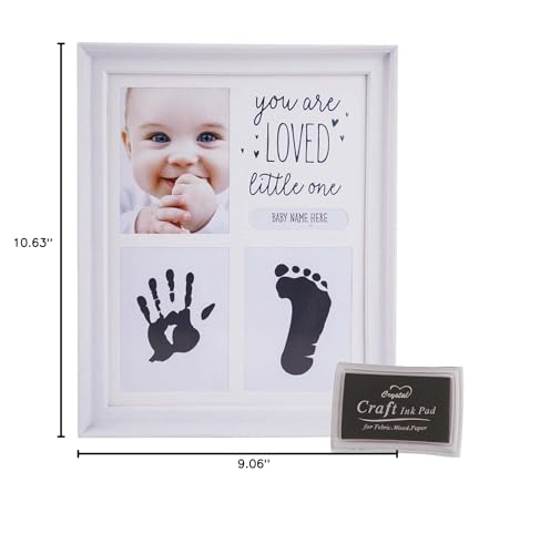 TRLREQ Tabletop display arrangement illustrating versatile décor placement.