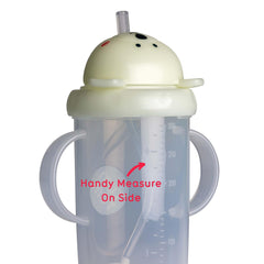 TUM TUM Tippy Up leakproof flip-top lid keeps the cup tidy during travel.