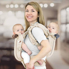 TwinGo Air Model two-babies division enables two adults to carry independently.