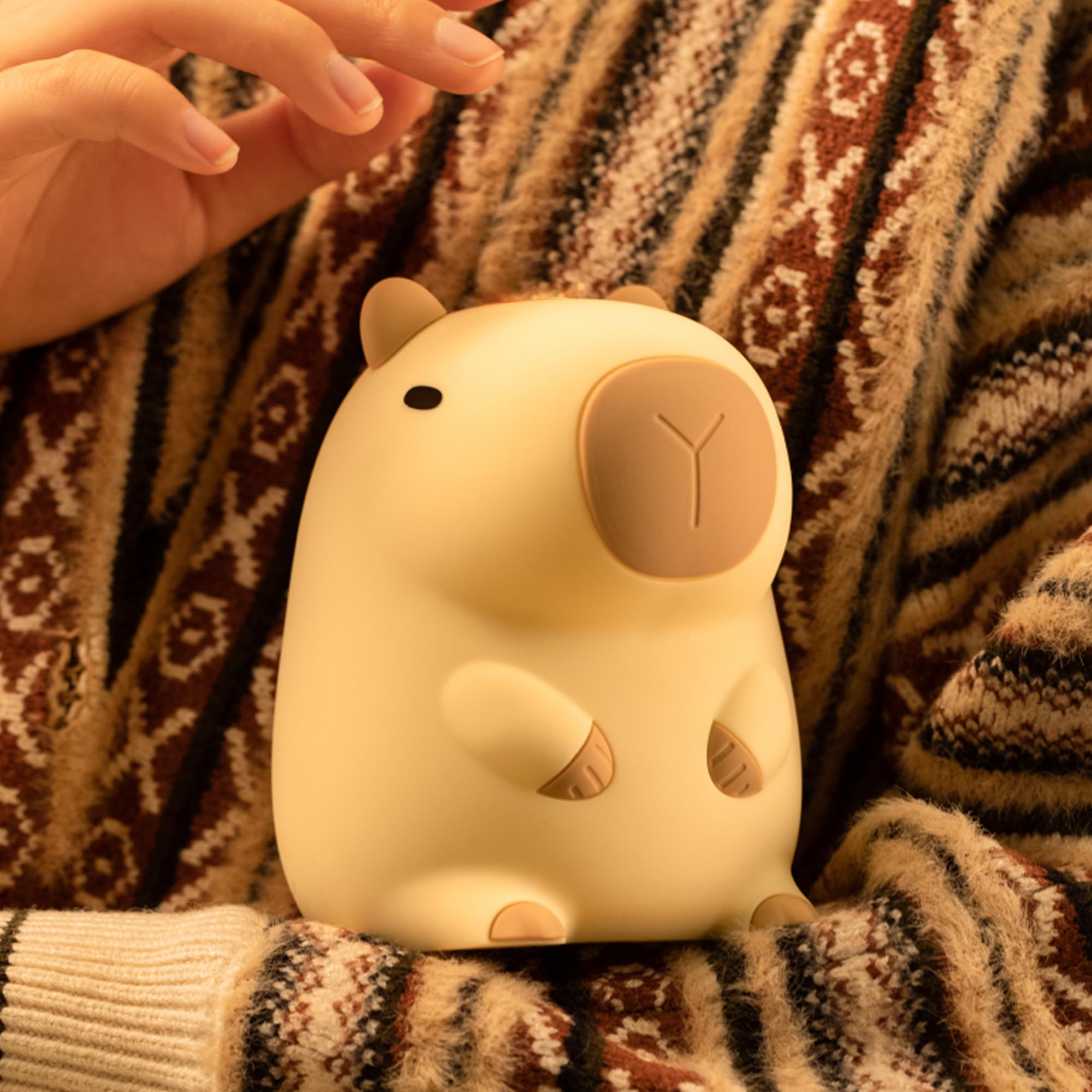 UNEEDE capybara night light portable wireless lamp for desks.