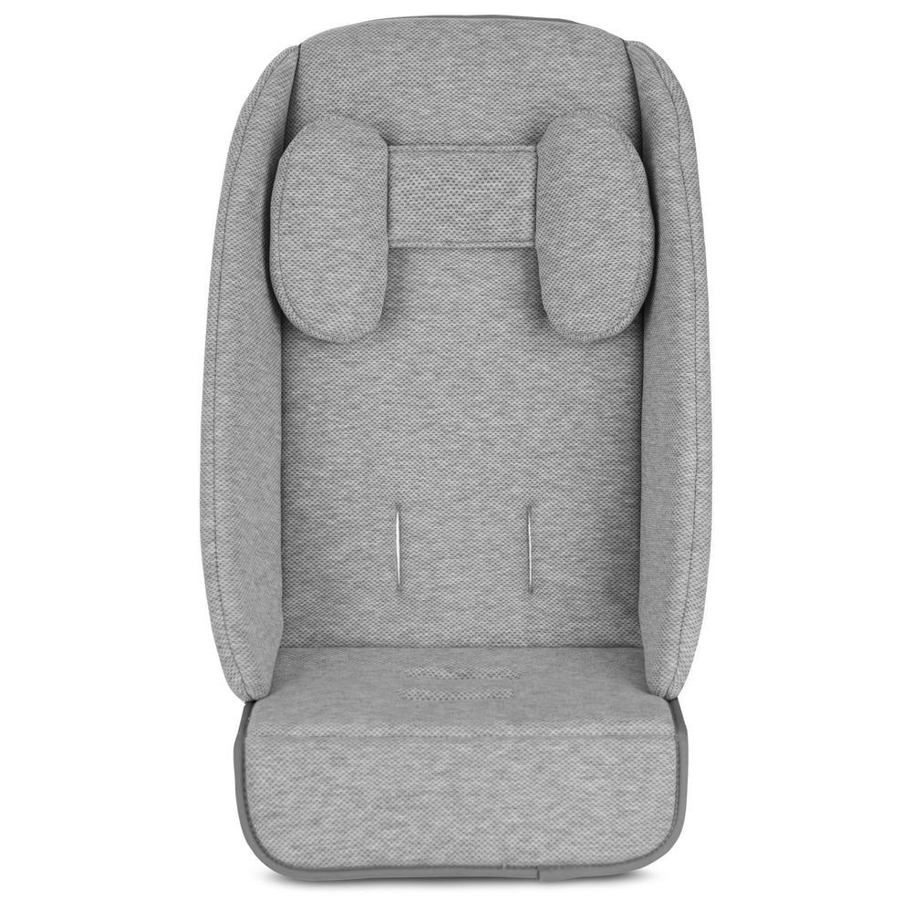 UNIQUIFY head-support feature provides gentle support during naps on the go.