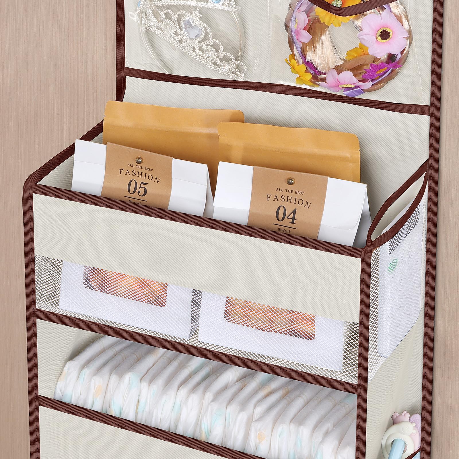 Univivi organizer side pockets for quick access to small items.