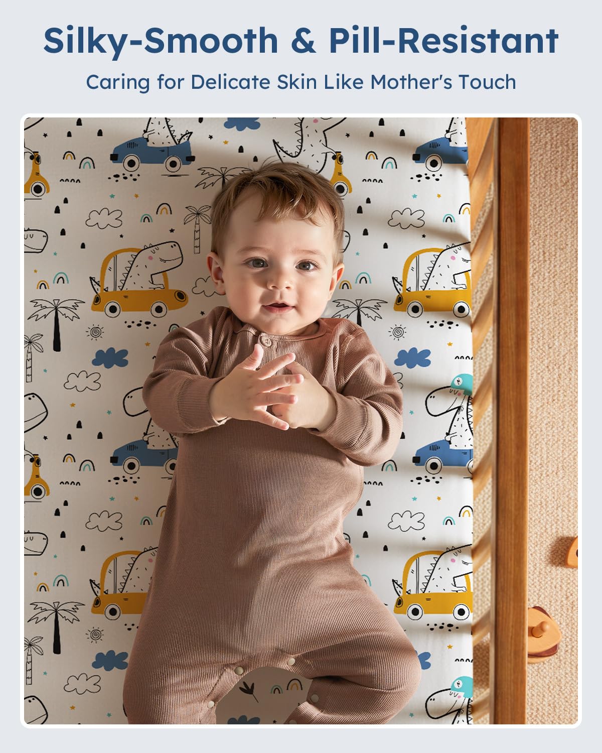 Unnivoll sheets feature an elastic band for a quick, snug setup.